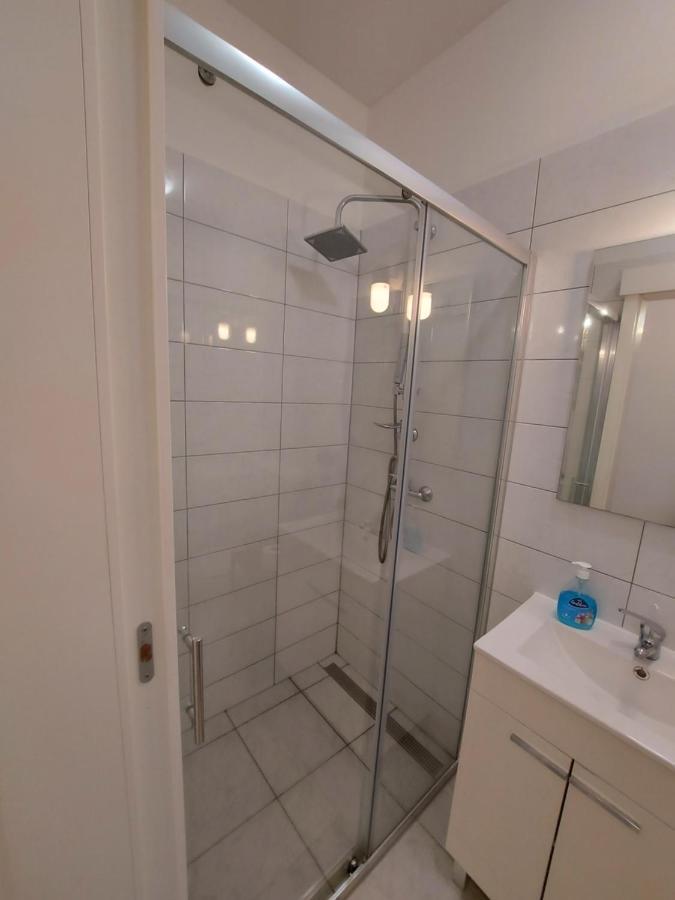 Studio Apartments Ana & Mia Vis Exteriér fotografie